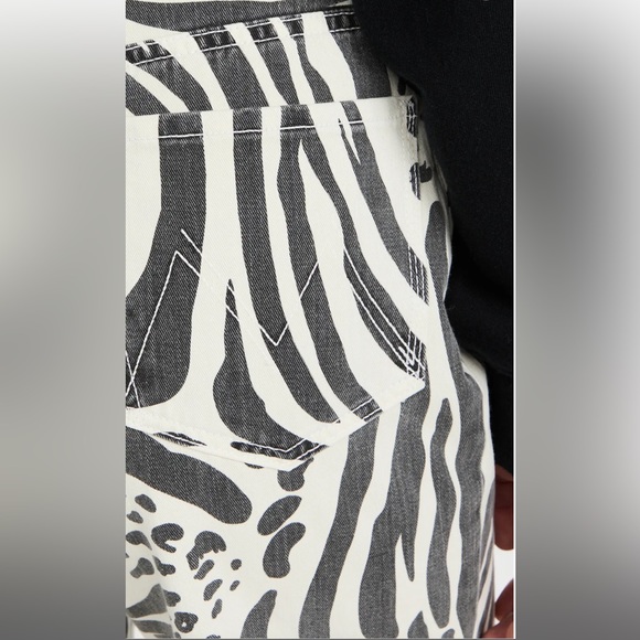 Mother High Waisted Curbside Heel Jeans Color: Atk Animal Tracks - Picture 6 of 9